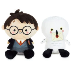Hallmark Better Together Harry Potter™ And Hedwig™ Magnetic Plush Pair, 5.5" 10 Hallmark Better Together Harry Potter™ And Hedwig™ Magnetic Plush Pair, 5.5" -Hallmark Harry Potter Harry and Hedwig Magnetic Plush 1BTG1009 03