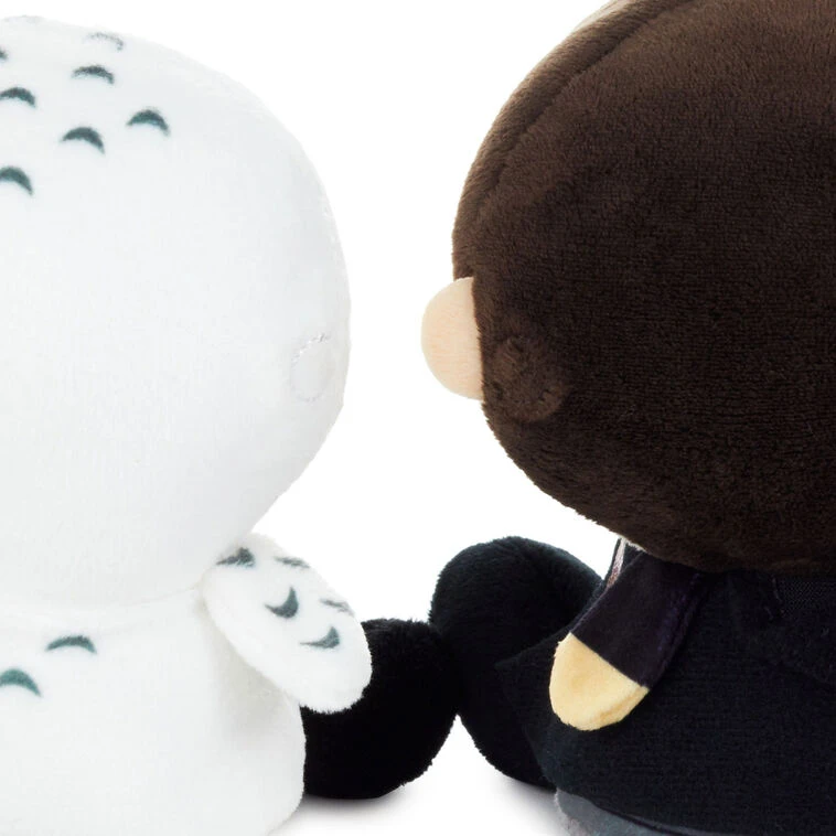 Hallmark Better Together Harry Potter™ And Hedwig™ Magnetic Plush Pair, 5.5" 7 Hallmark Better Together Harry Potter™ And Hedwig™ Magnetic Plush Pair, 5.5" - Image 5