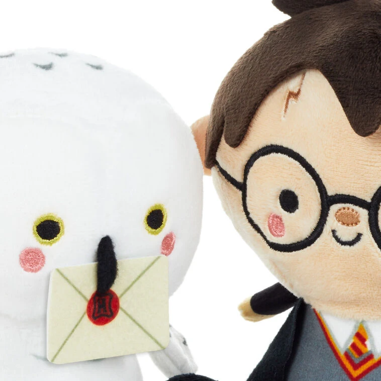 Hallmark Better Together Harry Potter™ And Hedwig™ Magnetic Plush Pair, 5.5" 8 Hallmark Better Together Harry Potter™ And Hedwig™ Magnetic Plush Pair, 5.5" - Image 6