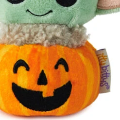 Hallmark Itty Bittys® Star Wars: The Mandalorian™ Grogu™ Jack-o'-Lantern Plush 11 Hallmark Itty Bittys® Star Wars: The Mandalorian™ Grogu™ Jack-o'-Lantern Plush -Hallmark Star Wars Mandalorian Grogu Pumpkin itty bittys Plush 1KHW1039 05