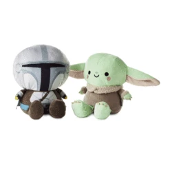 Hallmark Large Better Together Star Wars: The Mandalorian™ And Grogu™ Magnetic Plush Pair, 10.5" 9 Hallmark Large Better Together Star Wars: The Mandalorian™ And Grogu™ Magnetic Plush Pair, 10.5" -Hallmark Star Wars Mandalorian and Grogu Magnetic Plush 1BTG1013 02