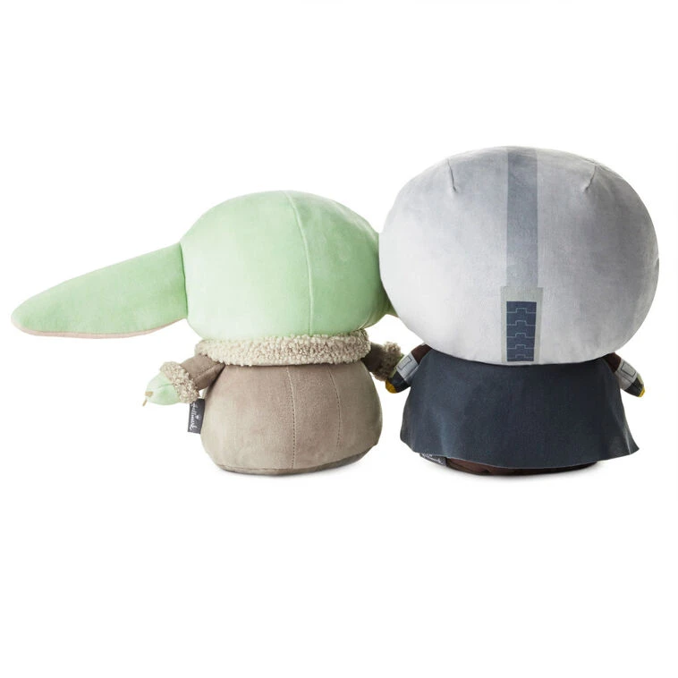 Hallmark Large Better Together Star Wars: The Mandalorian™ And Grogu™ Magnetic Plush Pair, 10.5" 6 Hallmark Large Better Together Star Wars: The Mandalorian™ And Grogu™ Magnetic Plush Pair, 10.5" - Image 4