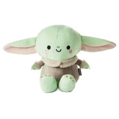 Hallmark Large Better Together Star Wars: The Mandalorian™ And Grogu™ Magnetic Plush Pair, 10.5" 12 Hallmark Large Better Together Star Wars: The Mandalorian™ And Grogu™ Magnetic Plush Pair, 10.5" -Hallmark Star Wars Mandalorian and Grogu Magnetic Plush 1BTG1013 05