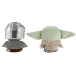 Hallmark Better Together Star Wars™ The Mandalorian™ And Grogu™ Magnetic Plush, 5" -Hallmark Star Wars The Mandalorian and Grogu Magnetic Plush 1BTG1001 04