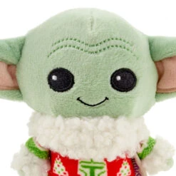 Hallmark Itty Bittys® Star Wars: The Mandalorian™ Grogu™ In Holiday Sweater Plush -Hallmark itty bittys The Mandalorian Holiday Grogu Plush 1KCX1116 04